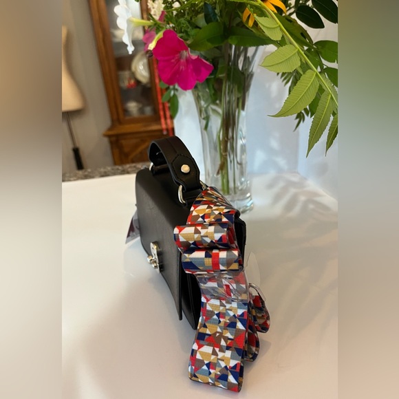 NWT MUNDI RFID Protection Blocking “Jamie” Top Handle Crossbody Wallet Purse - Picture 4 of 10